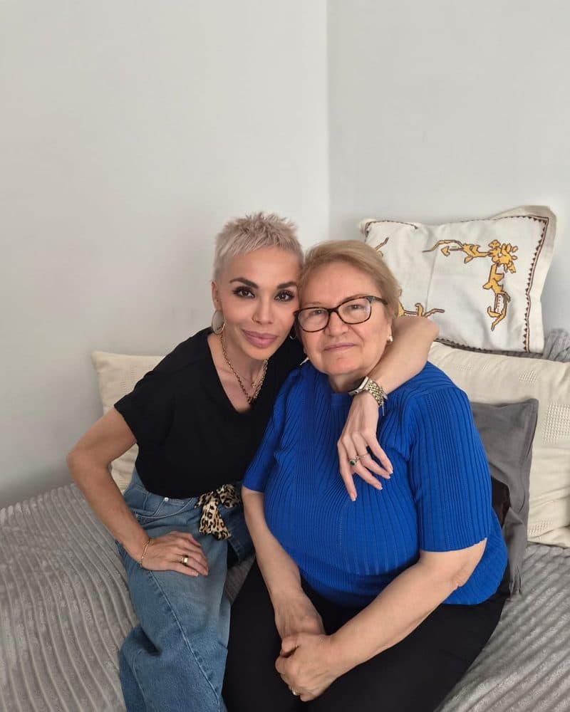 Yasemin Hofmann-Uygun mit ihrer Mutter.