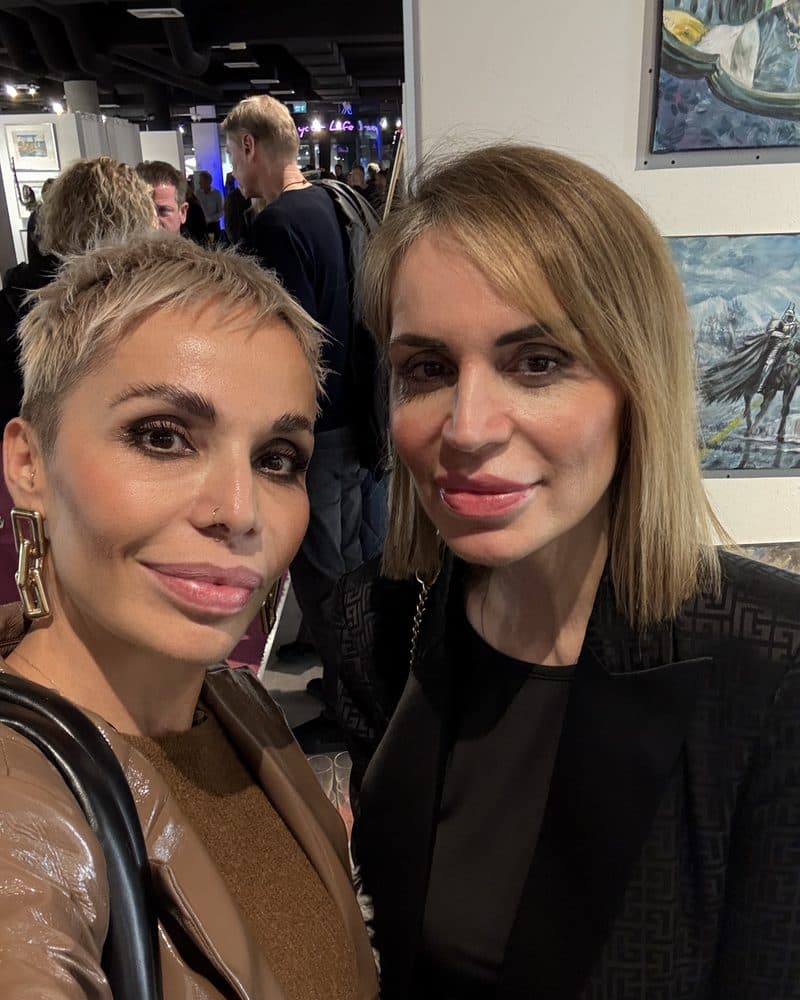 Yasemin Hofmann-Uygun und Dr. med. Selma Uygun auf einer Veranstaltung.